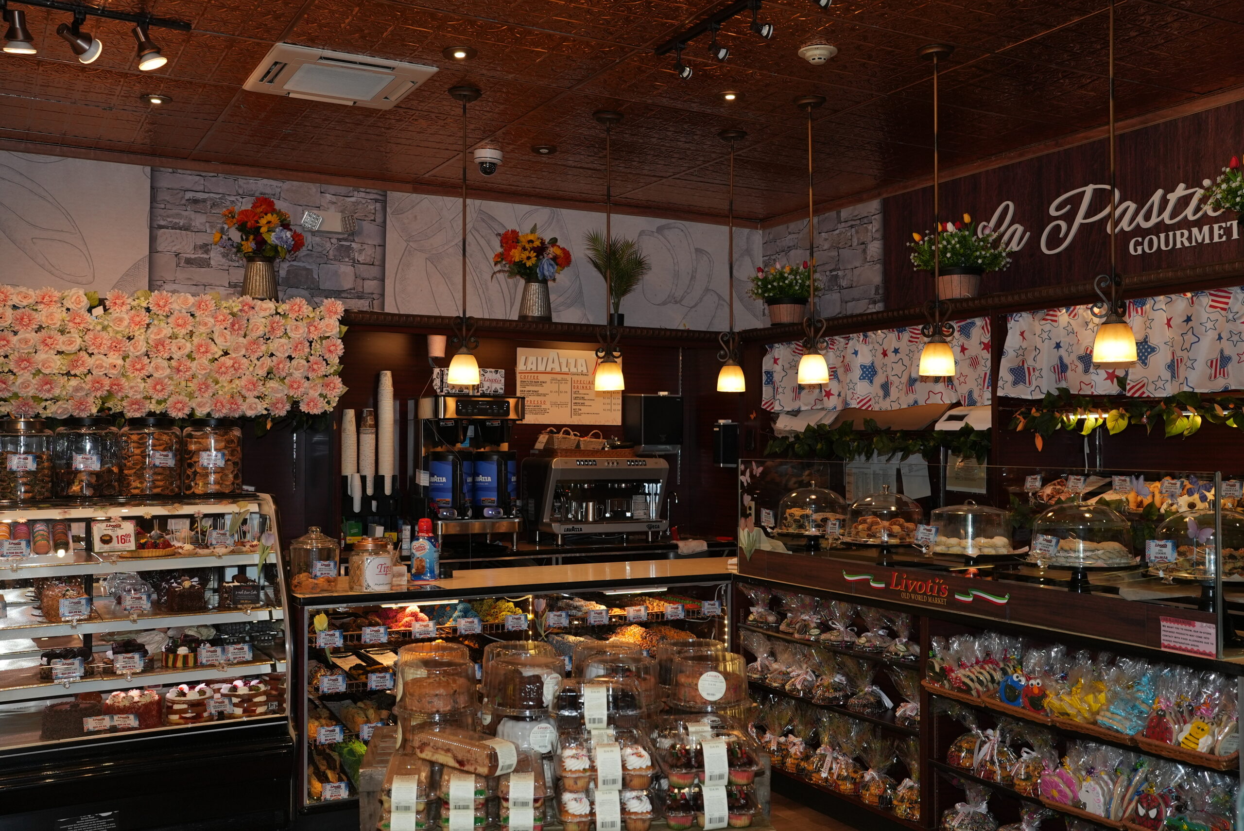 Gourmet Italian bakery in NJ at Livoti's Old World Market