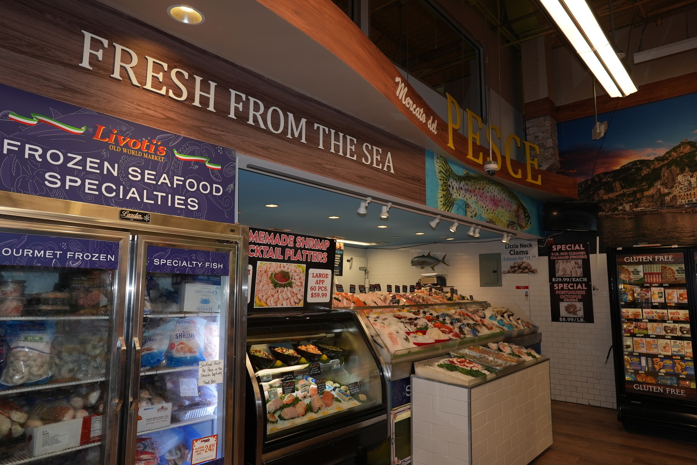 Livoti's Old World Market fresh seafood department in Marlboro, NJ